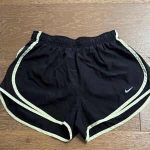 Nike Dri-FIT Running Shorts Black and green Athletic Workout Size M